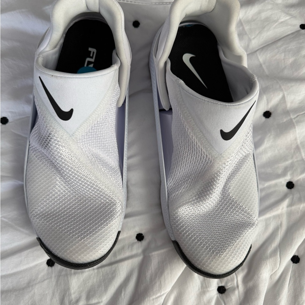 Nike Men's White and Black flyese Sneakers